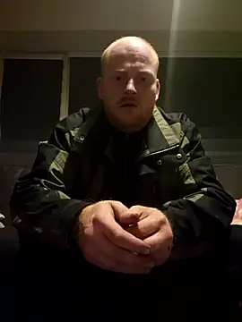 svenni2525 online show from 10-11-25, 06:20