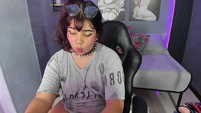 Snapshot of Zara_Snow chatting on 01-17-26, 01:58 Zara Snow online show from 01-17-26, 01:58