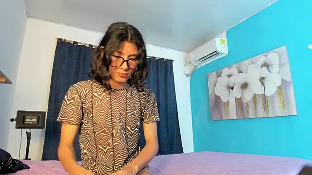 Snapshot of angel_hasss chatting on 09-14-25, 02:45 angel hasss online show from 09-14-25, 02:45