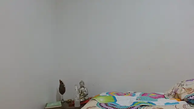 naiaratobon   online show from 02-18-26, 03:48