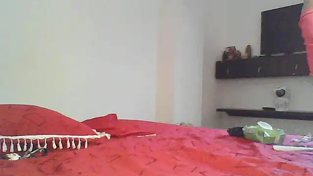 naiaratobon   online show from 11-18-25, 07:50