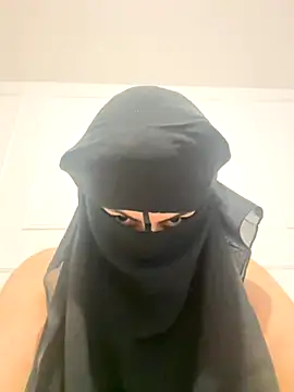 Moroccanbigass online show from 10-23-25, 01:48