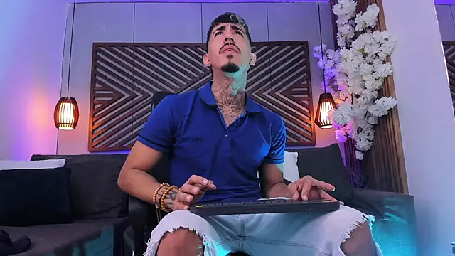 Donovan Desmond online show from 02-06-26, 03:35