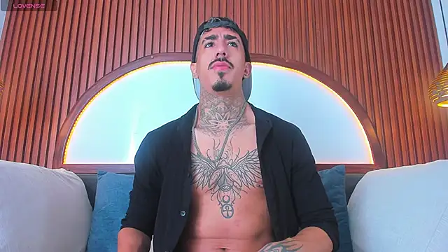 Donovan Desmond online show from 10-25-25, 03:56