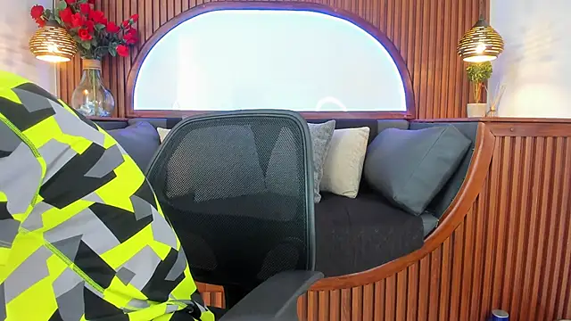 Donovan Desmond online show from 12-05-25, 07:34