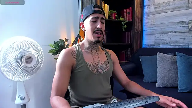 Donovan Desmond online show from 04-17-26, 08:11