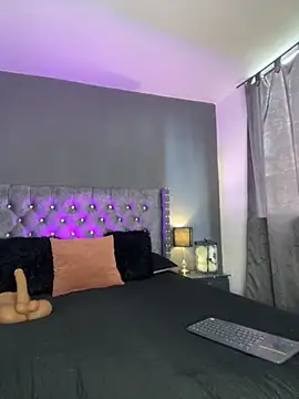 sofii escobar online show from 11-30-25, 08:42