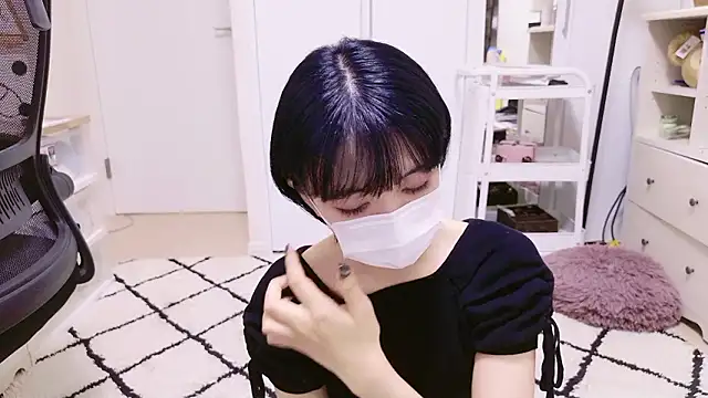 Azusa DoMybest online show from 10-01-25, 04:06
