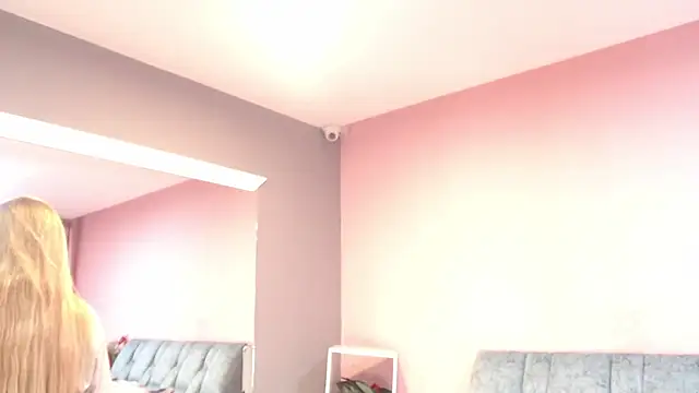 Camila Russoo online show from 01-15-26, 07:39