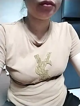 Mie rose online show from 04-14-26, 02:22