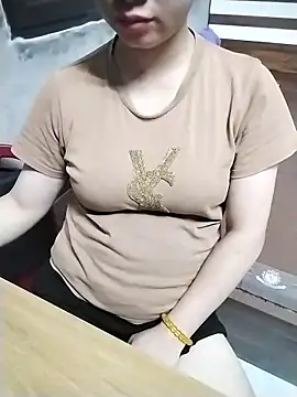 Mie rose online show from 04-15-26, 02:28