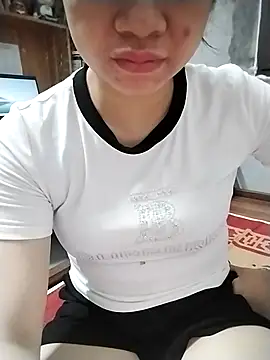 Mie rose online show from 10-15-25, 01:52