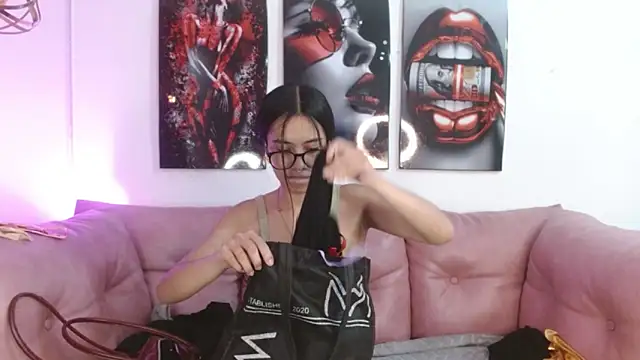 Miahotcs1 online show from 12-04-25, 12:37