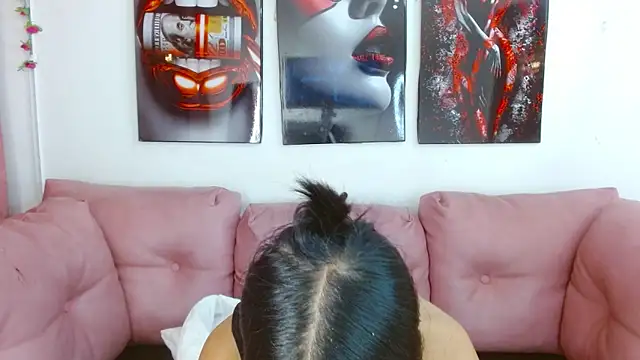 Miahotcs1 online show from 04-11-26, 04:32