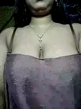 Snapshot of Hot-Hot chatting on 01-14-26, 04:27 Hot-Hot online show from 01-14-26, 04:27