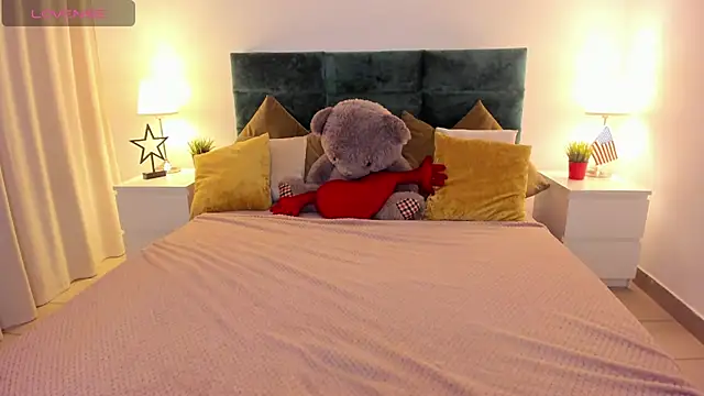 mishapallmer online show from 10-15-25, 08:22