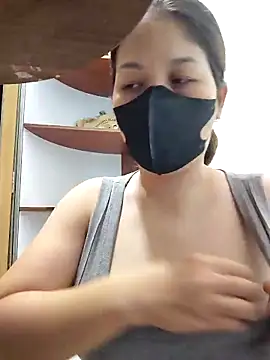 Snapshot of Ladymlem chatting on 09-27-25, 02:28 Ladymlem online show from 09-27-25, 02:28