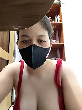 Snapshot of Ladymlem chatting on 09-23-25, 02:40 Ladymlem online show from 09-23-25, 02:40