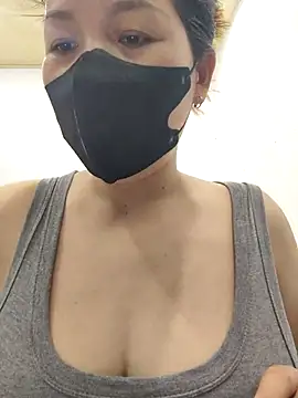 Snapshot of Ladymlem chatting on 10-11-25, 06:14 Ladymlem online show from 10-11-25, 06:14