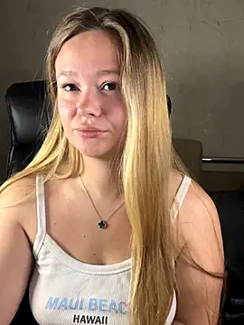 Snapshot of CaramelleSugar_ chatting on 09-29-25, 04:34 CaramelleSugar  online show from 09-29-25, 04:34