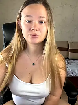 Snapshot of CaramelleSugar_ chatting on 10-08-25, 07:10 CaramelleSugar  online show from 10-08-25, 07:10