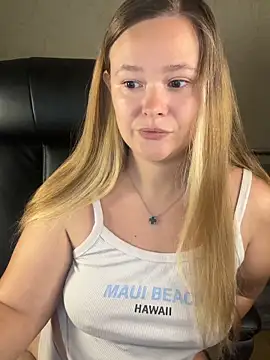 Snapshot of CaramelleSugar_ chatting on 09-28-25, 04:14 CaramelleSugar  online show from 09-28-25, 04:14