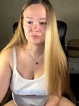 Snapshot of CaramelleSugar_ chatting on 10-05-25, 04:53 CaramelleSugar  online show from 10-05-25, 04:53