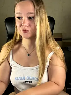 Snapshot of CaramelleSugar_ chatting on 09-26-25, 05:42 CaramelleSugar  online show from 09-26-25, 05:42