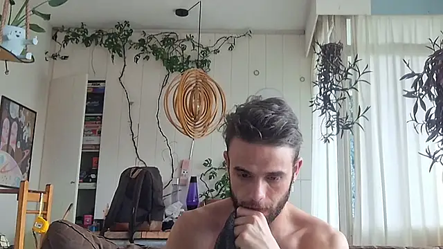 Snapshot of squirtproff chatting on 10-15-25, 08:55 squirtproff online show from 10-15-25, 08:55