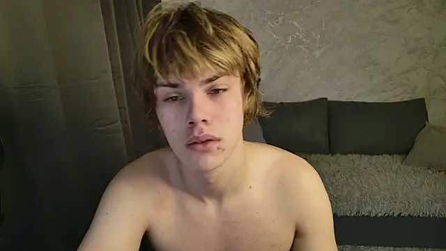 Snapshot of Bonnie_And_C1yde chatting on 03-04-26, 05:04 Bonnie And C1yde online show from 03-04-26, 05:04