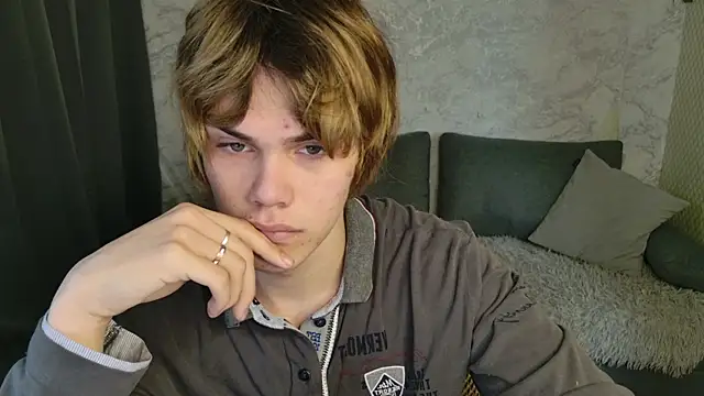 Bonnie And C1yde online show from 04-15-26, 05:13