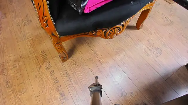 TaylorGrace online show from 10-16-25, 02:31