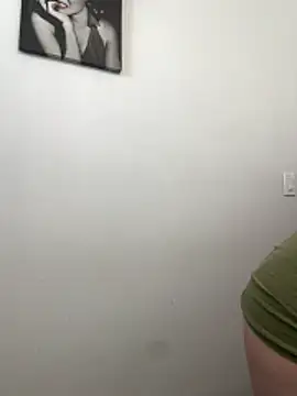 Snapshot of intoxicated13 chatting on 11-26-25, 03:56 intoxicated13 online show from 11-26-25, 03:56