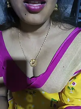 Snapshot of srav43 chatting on 06-11-26, 04:20 srav43 online show from 06-11-26, 04:20
