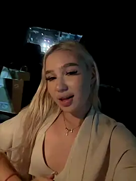 Snapshot of Kiss_Avrora_ chatting on 09-14-25, 05:46 Kiss Avrora  online show from 09-14-25, 05:46