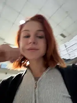 Snapshot of RosieSecret chatting on 10-16-25, 08:11 RosieSecret online show from 10-16-25, 08:11