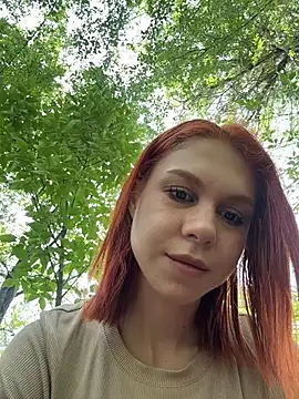 Snapshot of RosieSecret chatting on 05-14-26, 08:00 RosieSecret online show from 05-14-26, 08:00