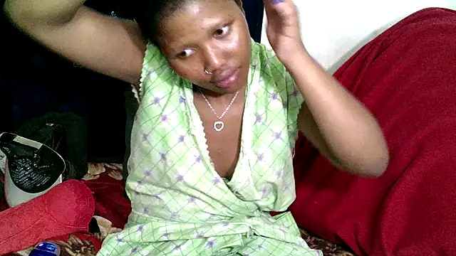 BUNNYCHOWX28 online show from 01-07-26, 06:24