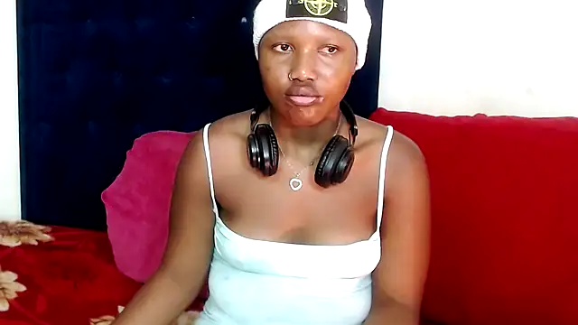 Snapshot of BUNNYCHOWX28 chatting on 01-15-26, 09:01 BUNNYCHOWX28 online show from 01-15-26, 09:01