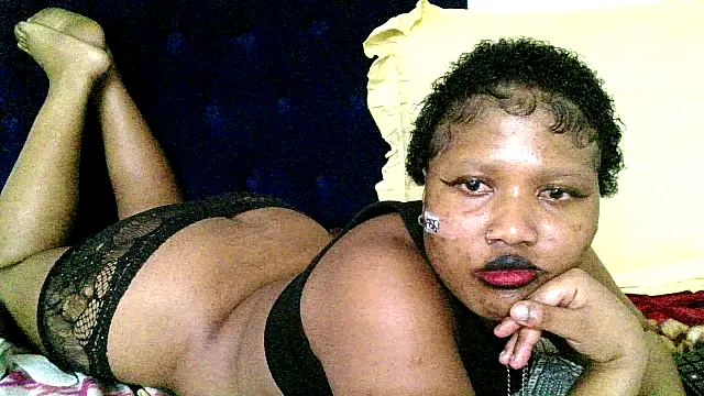 BUNNYCHOWX28 online show from 04-21-26, 01:42