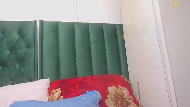 Snapshot of BUNNYCHOWX28 chatting on 02-19-26, 09:34 BUNNYCHOWX28 online show from 02-19-26, 09:34