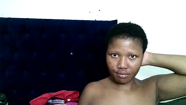 BUNNYCHOWX28 online show from 01-11-26, 06:26