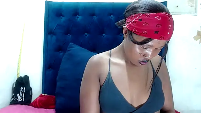 Snapshot of BUNNYCHOWX28 chatting on 10-15-25, 08:39 BUNNYCHOWX28 online show from 10-15-25, 08:39