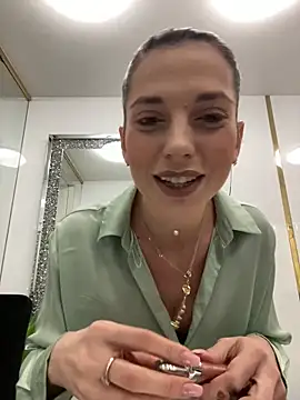 EllyLynn online show from 04-04-26, 05:19