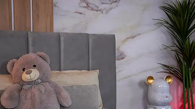 EllyLynn online show from 11-11-25, 07:30