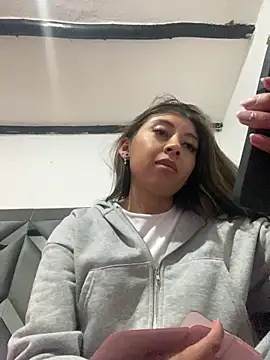 Sara-cooper2 online show from 03-12-26, 05:50