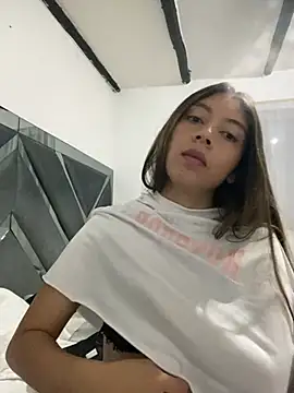 Snapshot of Sara-cooper2 chatting on 05-17-26, 10:37 Sara-cooper2 online show from 05-17-26, 10:37