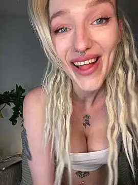 Snapshot of lovecassyrose chatting on 05-28-26, 05:04 lovecassyrose online show from 05-28-26, 05:04