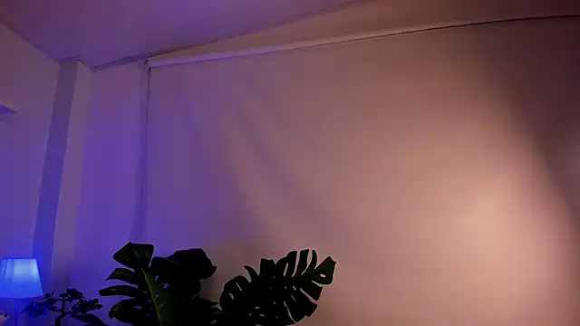 Nicolle Evanss  online show from 09-17-25, 03:52