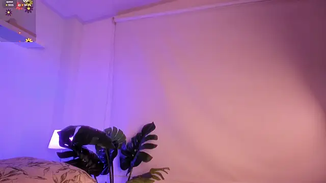 Nicolle Evanss  online show from 12-20-25, 04:37